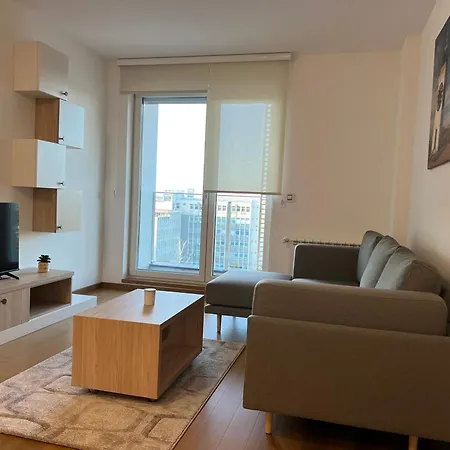 Diagonala-3 公寓 诺威萨